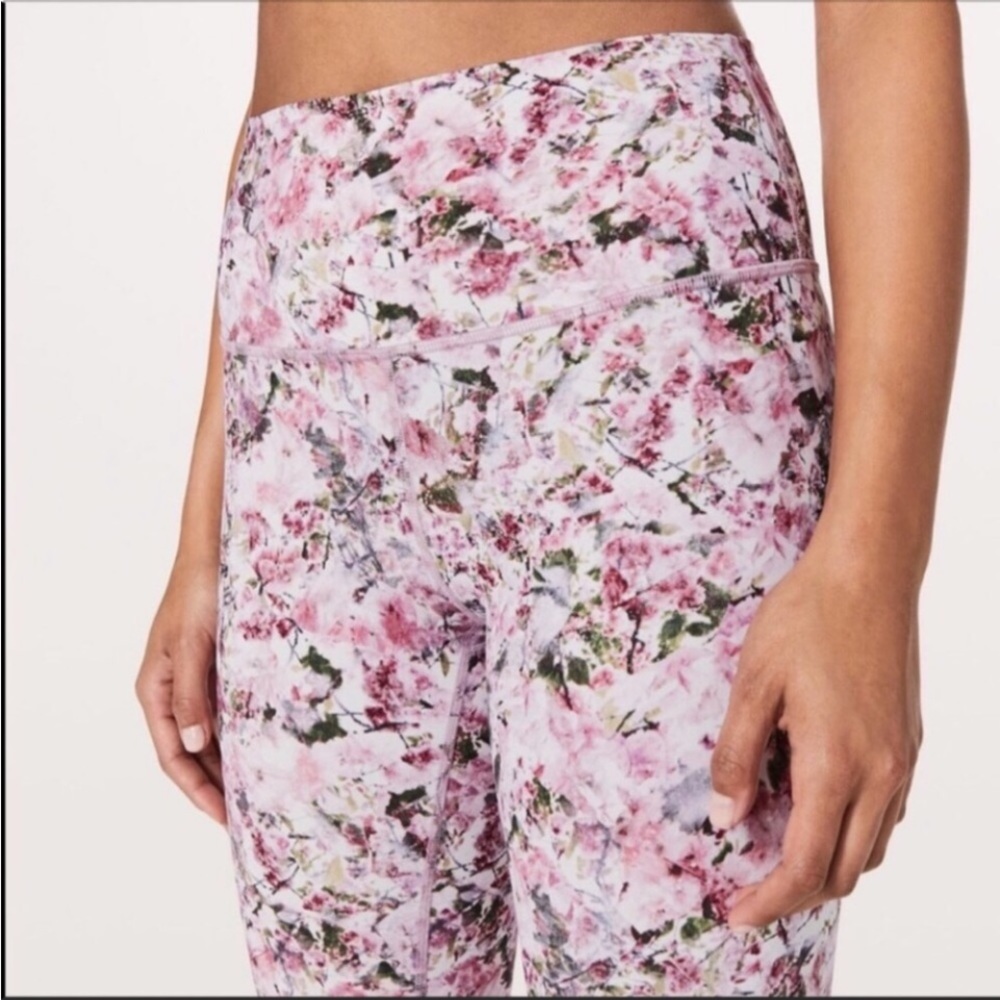 NWT Lululemon 10 Wunder Under Crop 21” Pink Floral Cherry Blossom